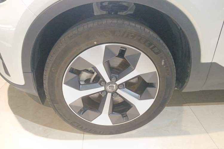 Used Volvo XC40 2023 B4 4x4 Smart Luxury Edition
