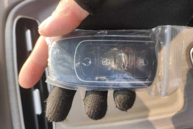 Used Chery Tiggo 8 PLUS C-DM 2025 1.5T 116 km Prestige Version 5 Seats
