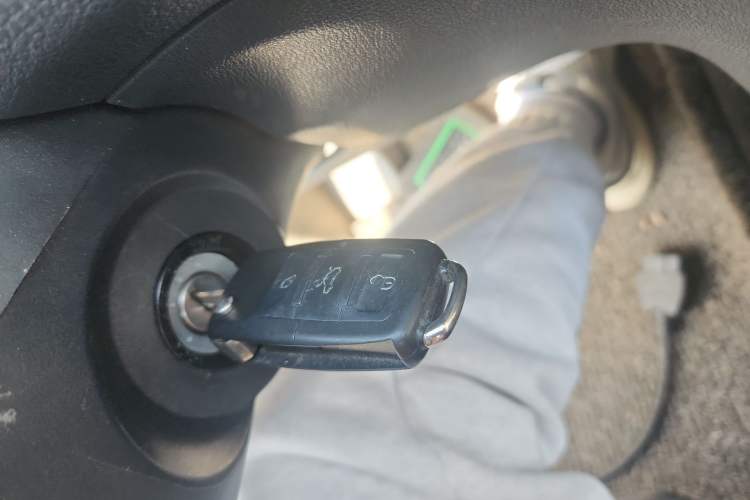 Used Dongfeng Fengon 330 2014 1.5L Manual Utility Version DK15
