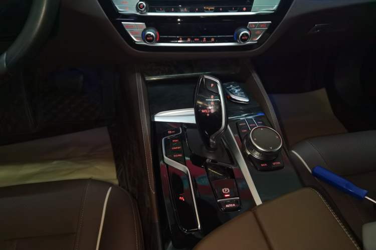 Used BMW 5 Series 2022 Second Facelift 525Li M Sport Package
