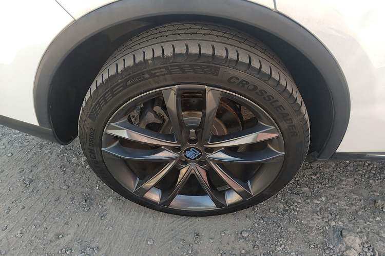 Used BYD Tang New Energy 2018 DM 2.0T All-Wheel Drive Smart Connectivity Luxury Model 7 Seats China V Emission Standard