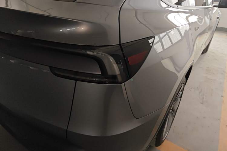 Used Tesla Model Y 2025 Rear-Wheel-Drive Version