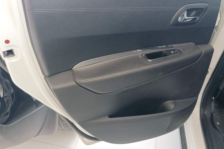 Used Peugeot 3008 2015 1.6THP Automatic Classic Edition
