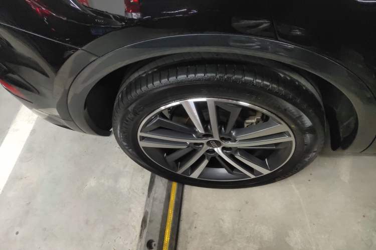 Used Audi Q5L 2021 40 TFSI Fashionable and Elegant Model