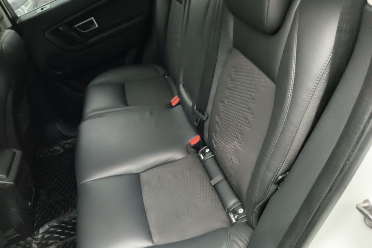 Used Land Rover Discovery Sport 2019 240 PS PURE Edition China VI Standard
