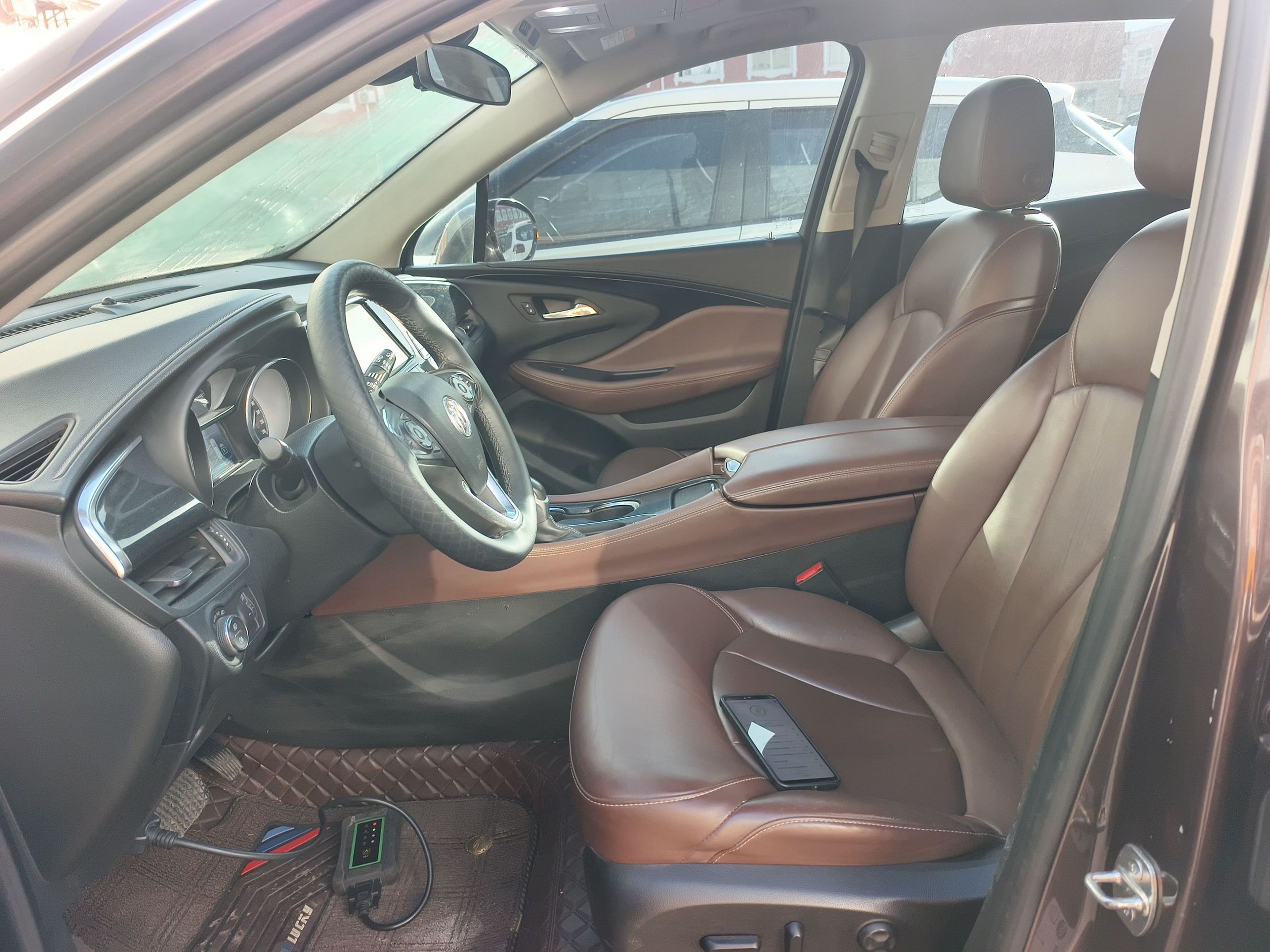 Переднее сиденье в автомобиле