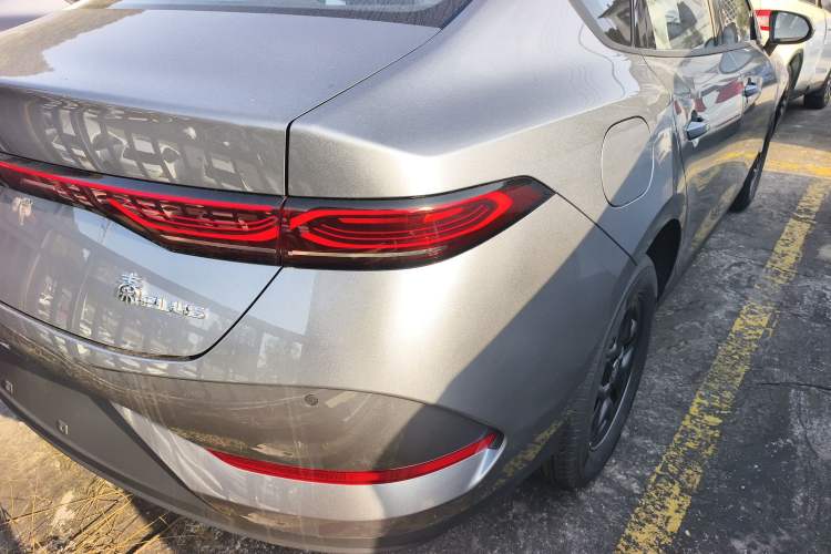 Used BYD Qin PLUS 2025 DM-i Smart Drive 55KM Leading Model
