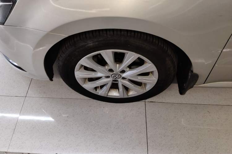 Used Volkswagen Lavida 2015 230TSI DSG Comfort Edition
