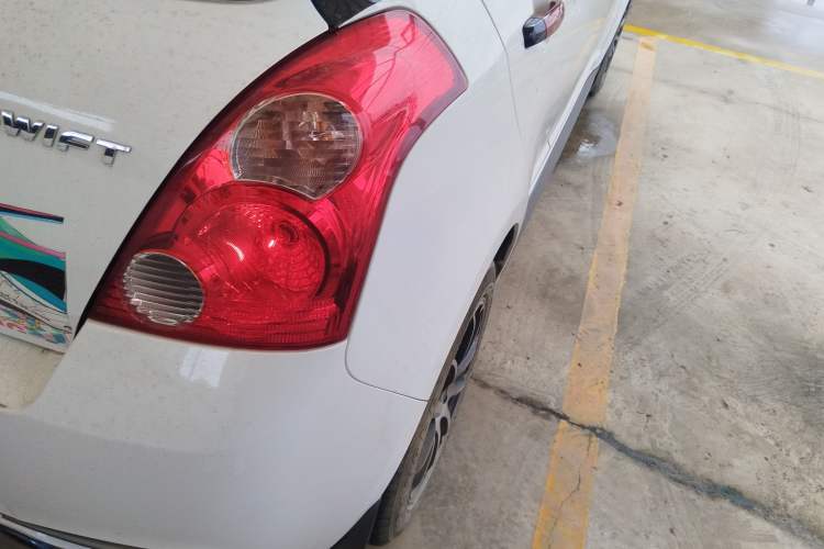 Used Suzuki Swift 2013 1.5L Automatic Standard Edition
