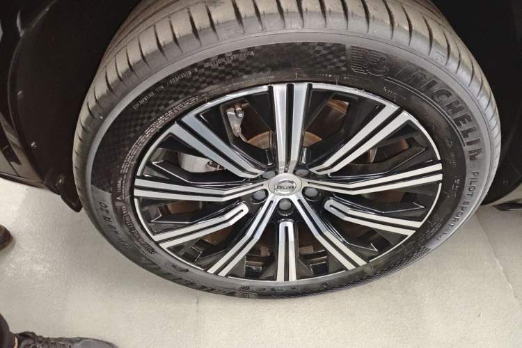 Used Volvo XC90 2023 B6 Zhiyi Luxury Edition 7-Seater