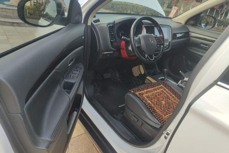 Used Mitsubishi Outlander 2016 2.4L 4x4 Elite Edition 5 Seats