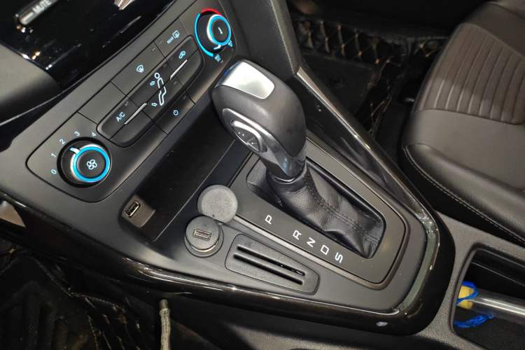 Used Ford Focus 2018 Hatchback Classic 1.6L Automatic Trendy SmartDrive Edition
