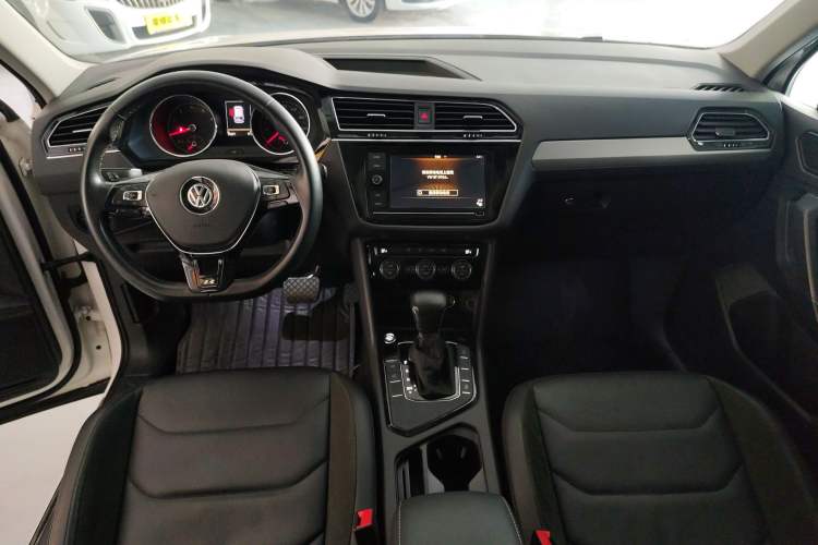Used Volkswagen Tiguan L 2019 330TSI Automatic Two-Wheel Drive Panoramic Comfort Edition China VI Standard
