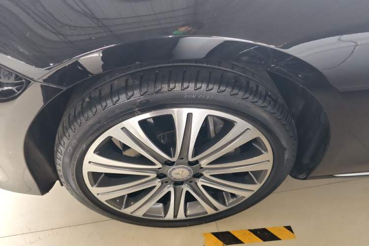 Used Mercedes-Benz E-Class 2016 E 300 L Luxury Model
