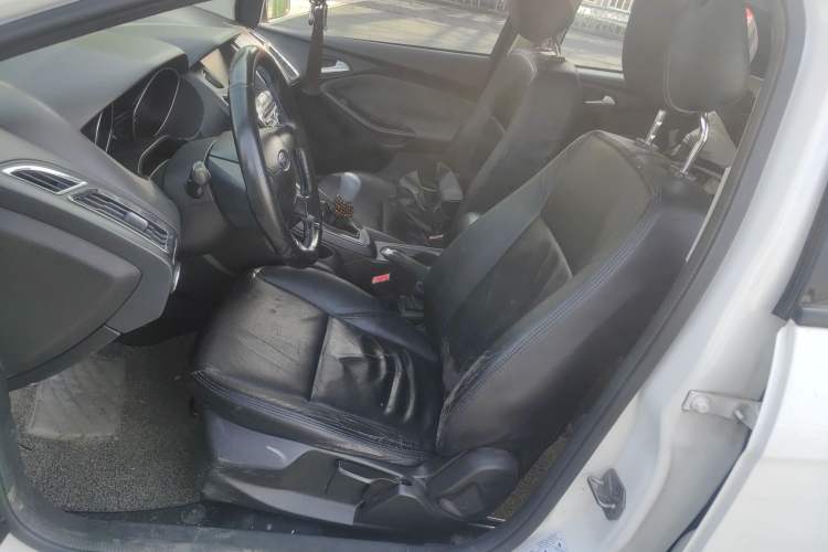 Used Ford Focus 2012 Hatchback 1.6L Manual Comfort Model
