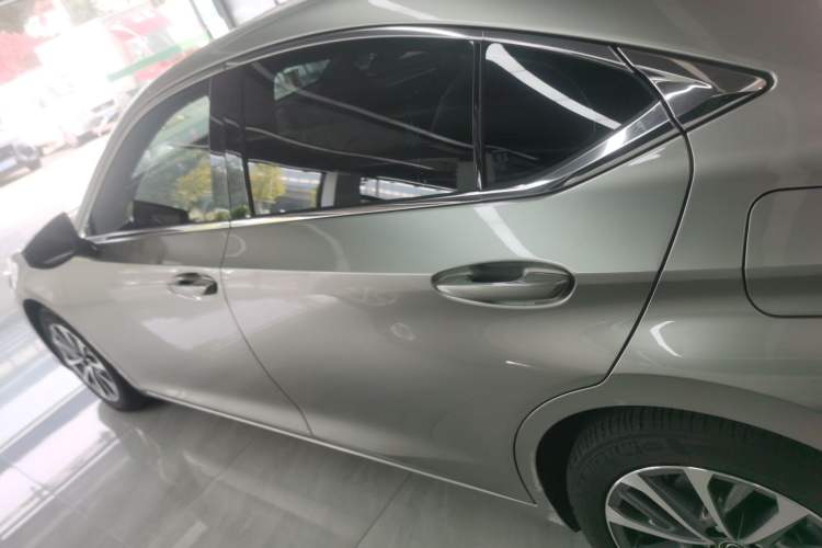 Used Lexus ES 2022 300h Excellence Edition
