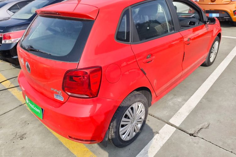 Used Volkswagen Polo 2016 1.6L Automatic Comfort Model
