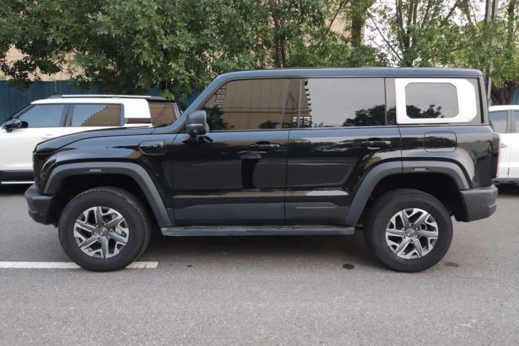 Used Beijing Auto BJ40 2024 2.0T All-New Urban Hunter Edition Chivalrous Style
