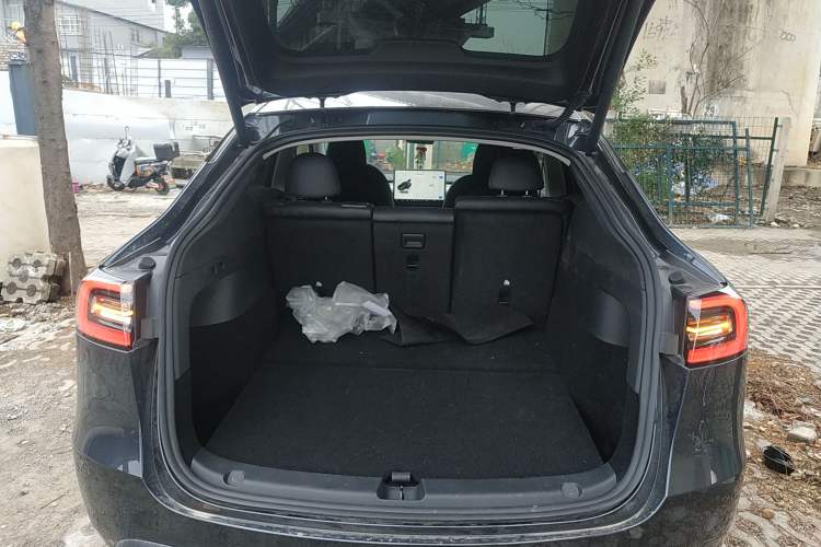 Used Tesla Model Y 2024 Rear-Wheel-Drive Version
