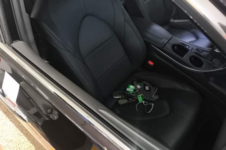 Used Toyota Avalon 2019 Dual-Engine 2.5L Luxury Edition China V Standard
