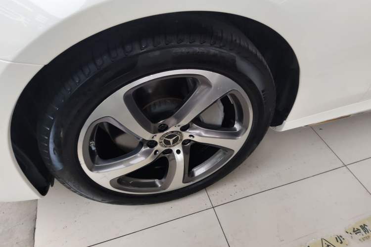 Used Mercedes-Benz E-Class 2019 Restyled E 300 L Sporty and Stylish Edition
