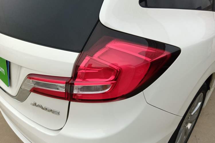 Used Honda Jade 2017 1.8L automatic Comfort version 5 seats
