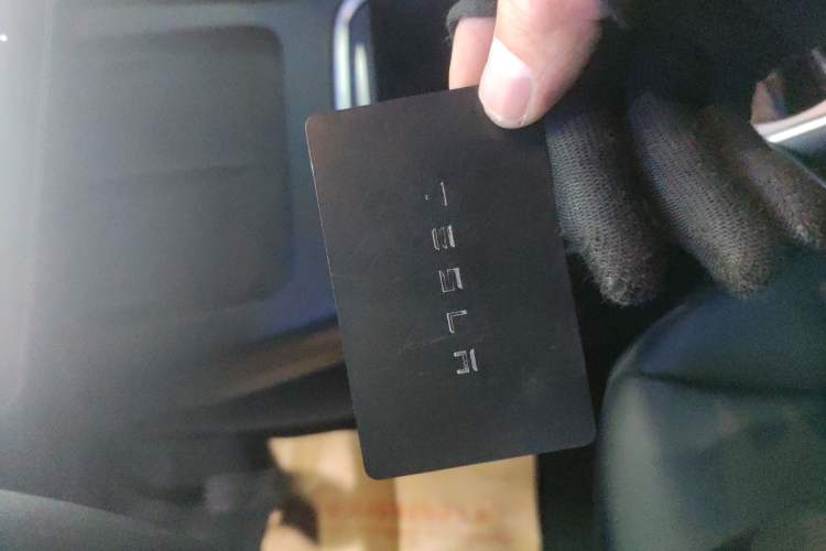 Used Tesla Model Y 2021 Long-Range All-Wheel-Drive Version 3D7