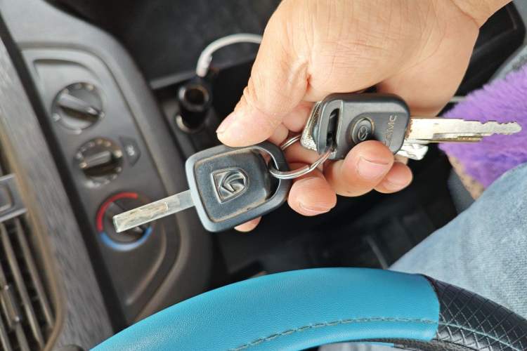 Used Baojun 310 2016 1.2L manual Comfort trim level
