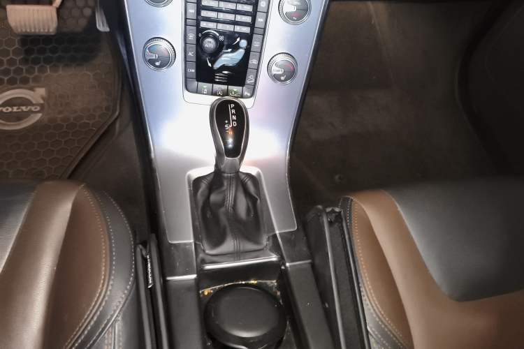 Used Volvo XC60 2017 T5 AWD Smart Range Edition
