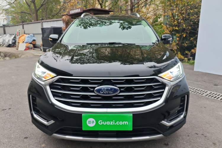 Used Ford Edge 2022 PLUS EcoBoost 245 Four-Wheel Drive Platinum Edition 7-Seater
