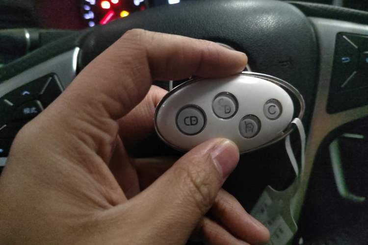 Used BYD Song MAX 2018 1.5T Automatic Smart Connect Elite Model with 6 Seats
