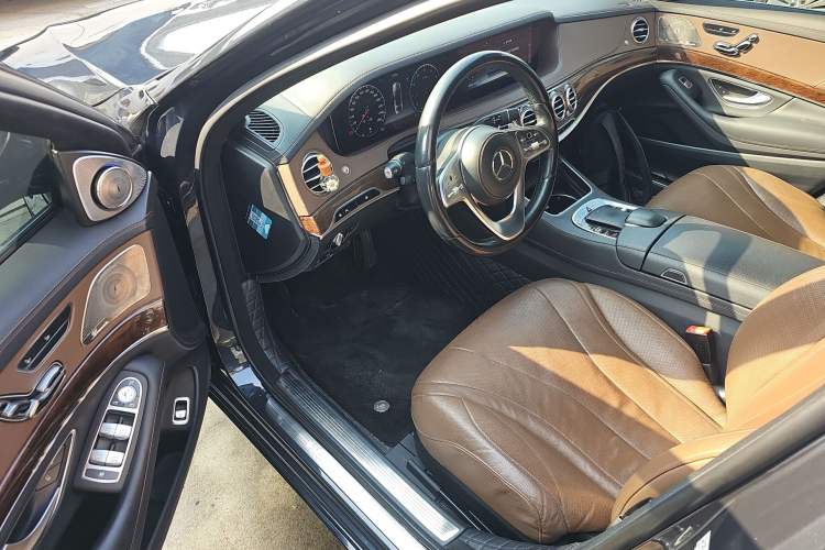 Used Mercedes-Benz S-Class 2019 S 320 L
