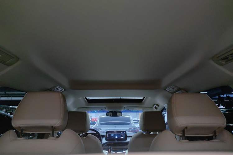 Used Buick GL8 2023 Land Executive Class 652T Luxury Model
