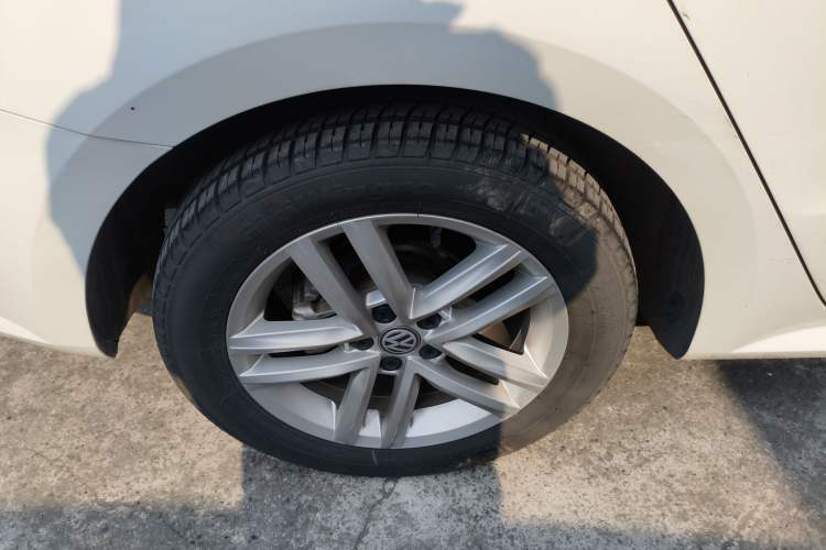 Used Volkswagen Gran Lavida 2015 1.6L Automatic Comfort Edition
