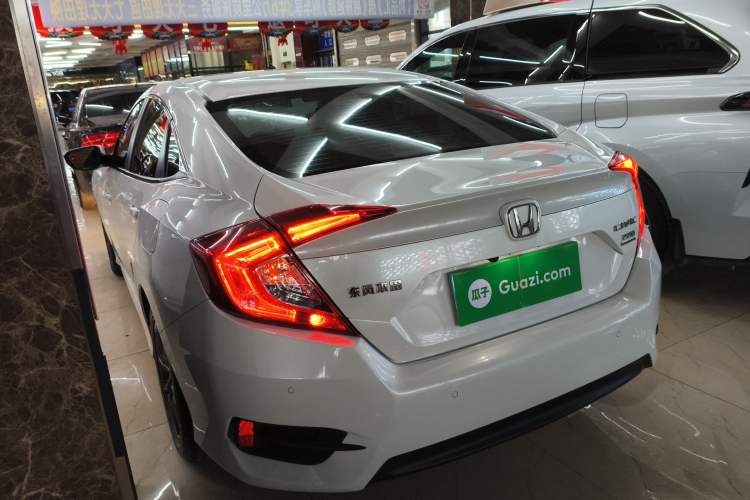 Used Honda Civic 2016 220TURBO CVT Luxury Edition
