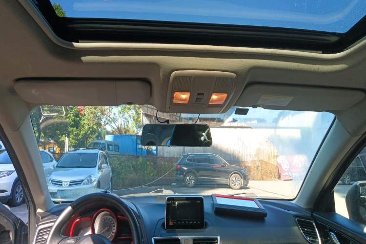 Used Mazda Mazda 3 Axela 2014 Sedan 1.5L Automatic Luxury Model