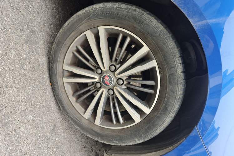 Used Roewe i5 2019 1.5L Manual 4G Connectable Langhao Edition