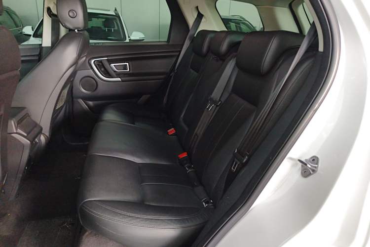 Used Land Rover Discovery Sport 2019 240 PS SE Version China VI Standard
