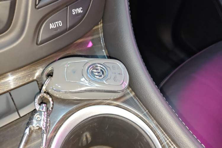 Used Buick Envision 2018 20T Two-Wheel-Drive Elite Model
