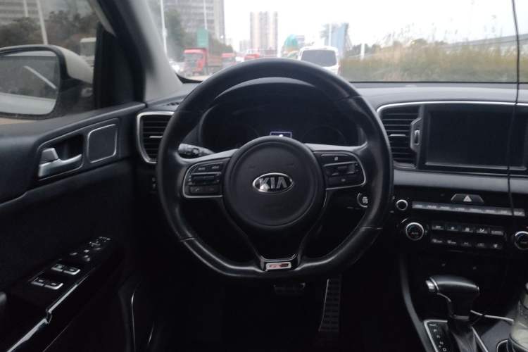 Used Kia KX5 2017 1.6T Automatic Two-Wheel Drive 15th Anniversary Special Edition DLX
