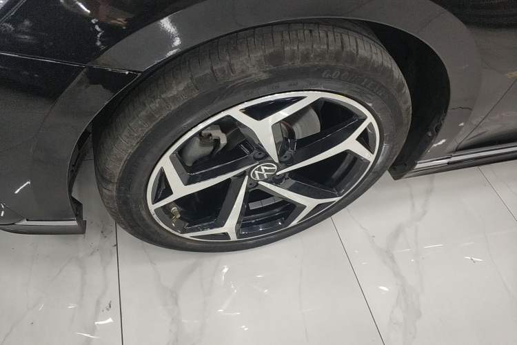 Used Volkswagen Magotan 2023 2 Million Units Limited Edition 330TSI DSG Leading Version
