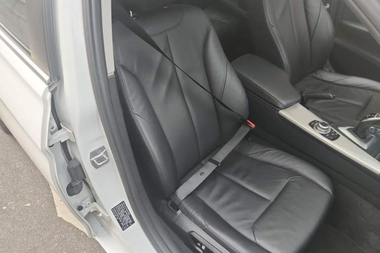 Used BMW 3 Series 2015 328Li Fashion Model
