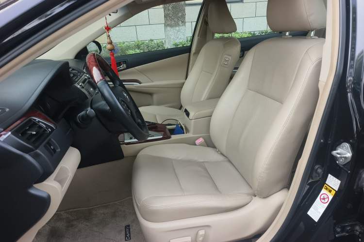 Used Toyota Camry 2012 2.5G Luxury Edition
