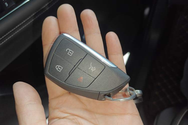 Used Buick Envision 2022 Encore S 652T Two-Wheel-Drive Luxury Model
