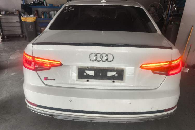 Used Audi A4L 2019 40 TFSI Fashion Edition China VI Emission Standard
