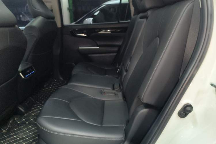 Used Toyota Highlander 2022 Dual-Engine 2.5L Four-Wheel Drive Prestige Version 7 Seats