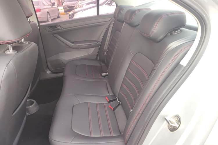 Used Volkswagen Jetta 2017 1.5L Automatic Fashion Model
