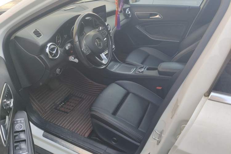 Used Mercedes-Benz GLA 2017 GLA 220 4MATIC Fashion Model
