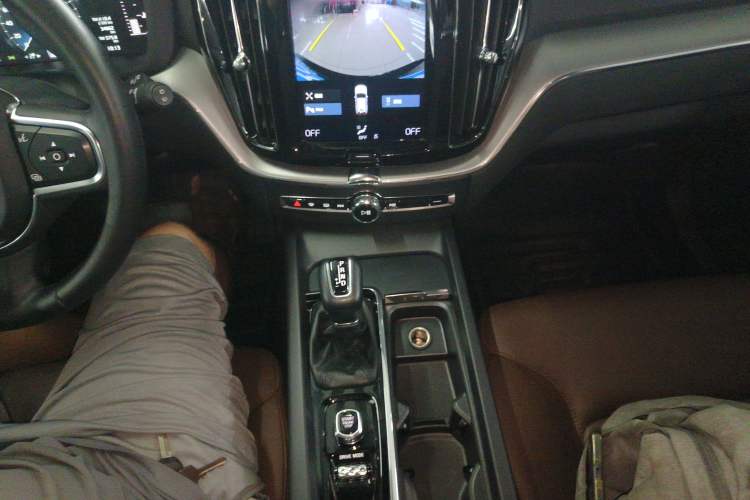 Used Volvo XC60 2021 T5 4x4 Smart Luxury Edition
