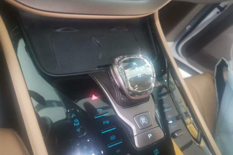 Used Denza D9 2022 DM-i 970 Four-Wheel Drive Flagship Model